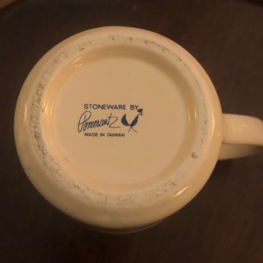 Stoneware by Pomerantz Coffee Mug Cream farm Scenes Pigs Sheep Cow Farmer Wife - Picture 2 of 12